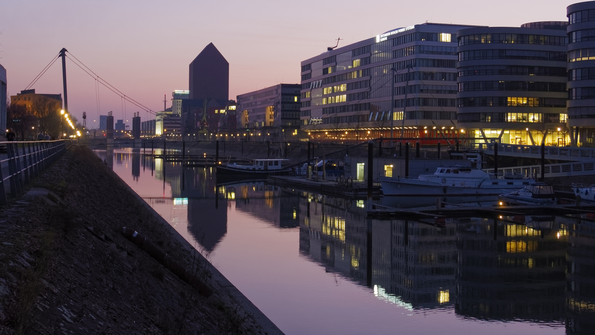 Abendstimmung in der Marina Duisburg