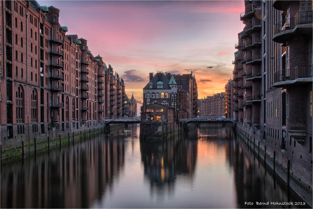 Abendstimmung in der Speicherstadt ....