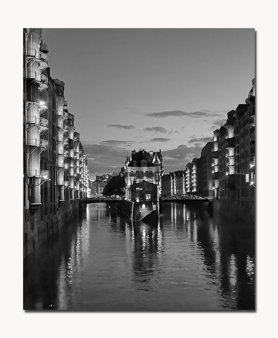 Abendstimmung in der Speicherstadt - Wasserschloss