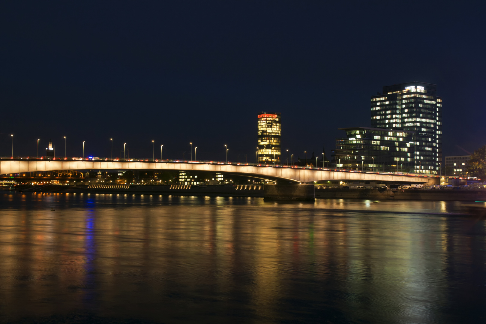 Abendstimmung in Köln am Rhein