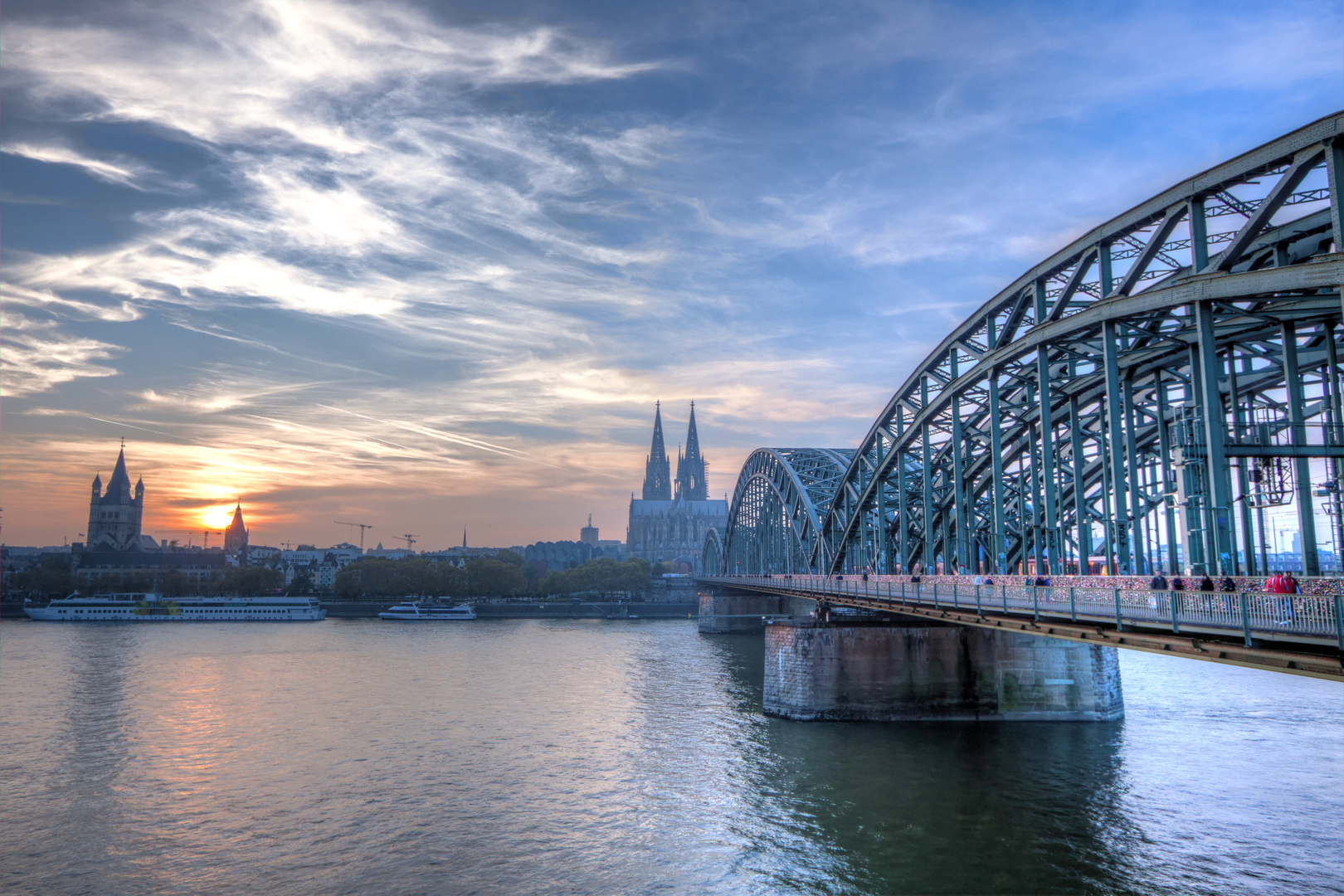 Abendstimmung in Köln... - Deutschland, Nordrhein-Westfalen