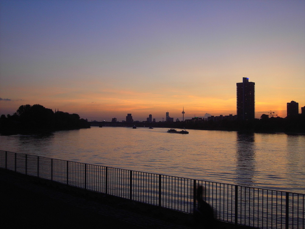 Abendstimmung in Köln - Mülheim