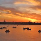 Abendstimmung mit Booten auf der Aussenalster