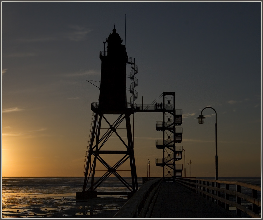 Abendstimmung mit  Leuchtturm in Dorum/ Neufeld