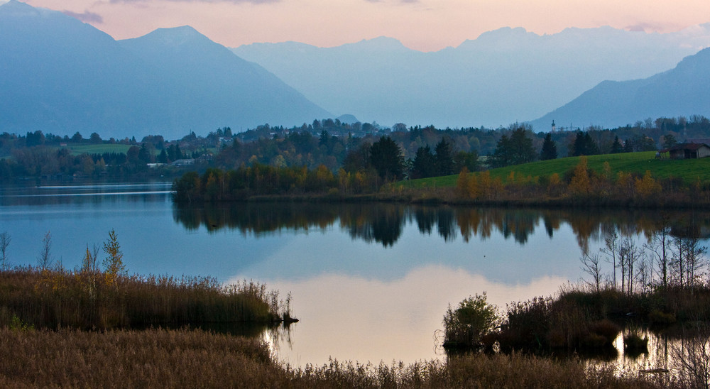 ABENDSTIMMUNG MIT SPIEGELUNG