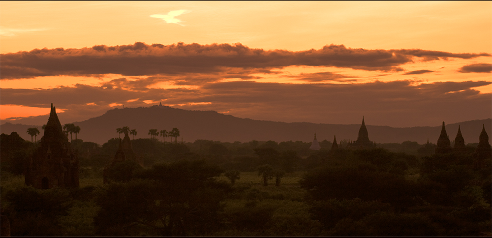 Abendstimmung über Bagan