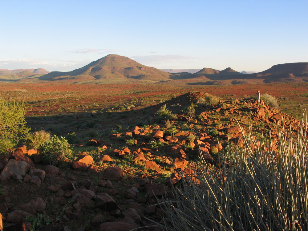 Abendstimmung über dem Damaraland von Monika Hütter 