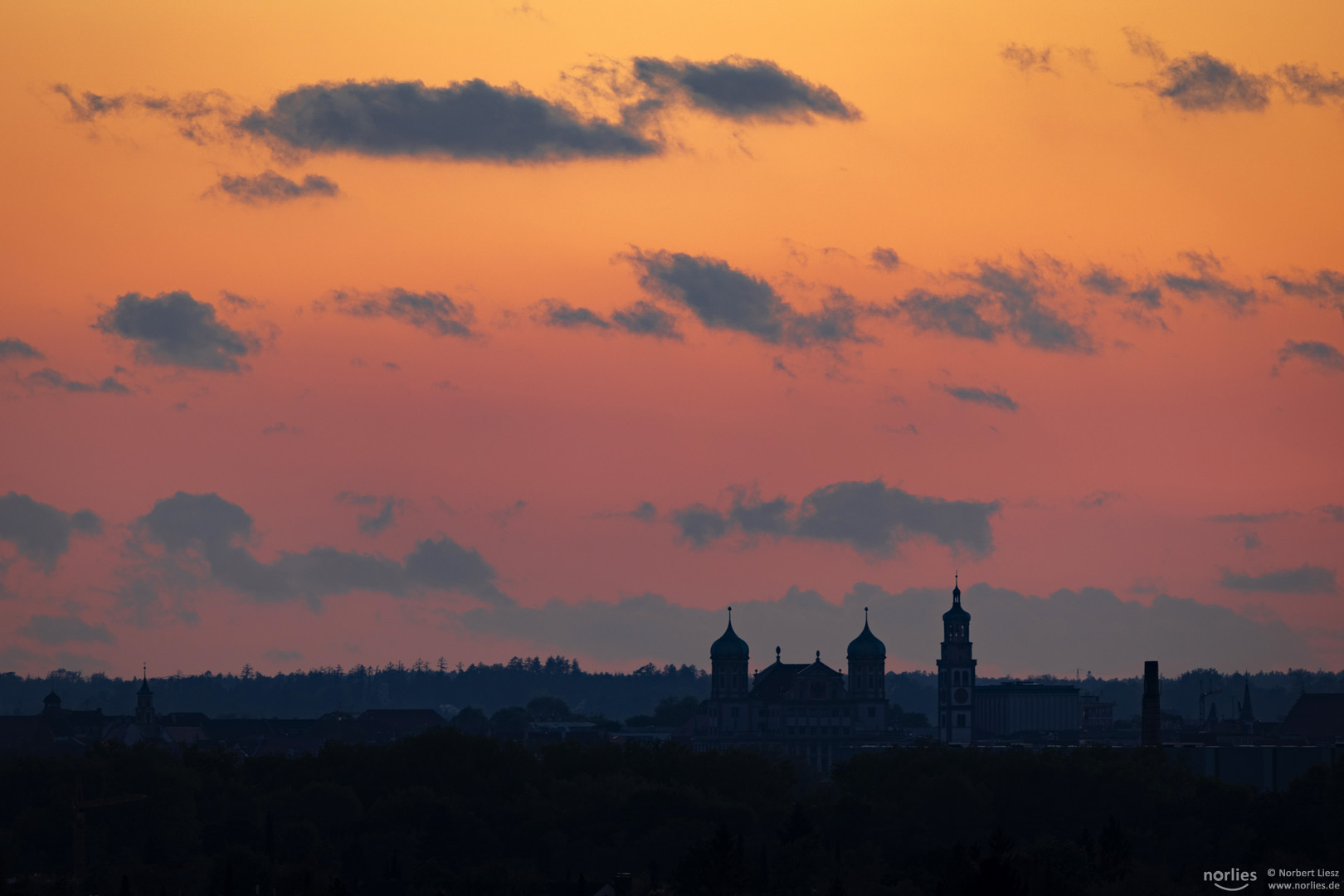 Abendstimmung über dem Rathaus