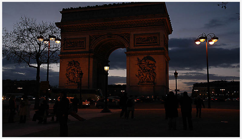 Abendstimmung über den Arc de Triomphe de l'Etoile