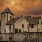 Abendstimmung über der alten Wehrkirche in Berndorf