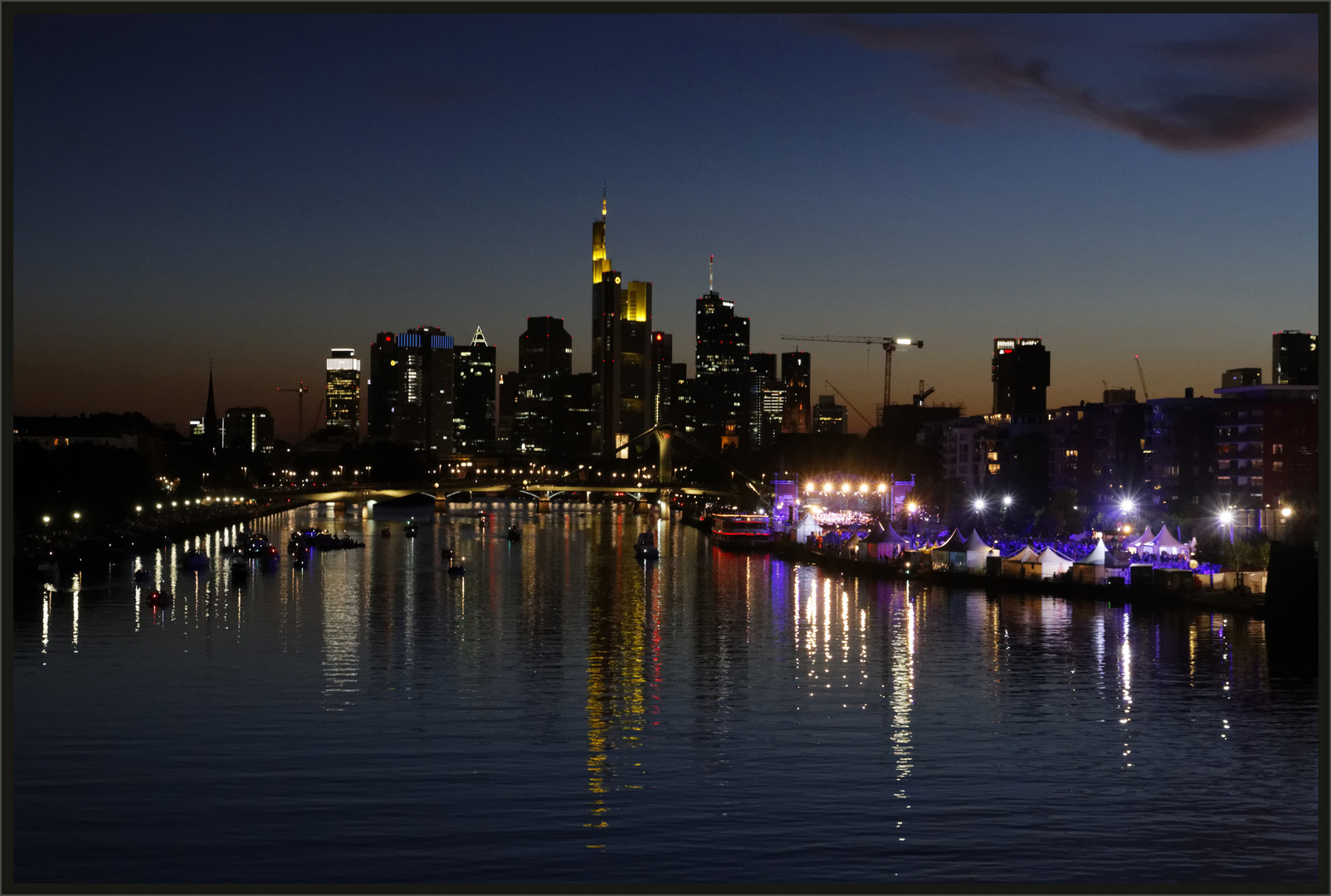 Abendstimmung über Mainhattan