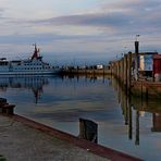 Abendstimmung und Spiegelung im Hafen