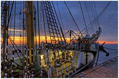 „Abendstimmung vor dem auslaufen n. Dunkirk“ die Krusenstern in Bremerhaven am 27.5.2013