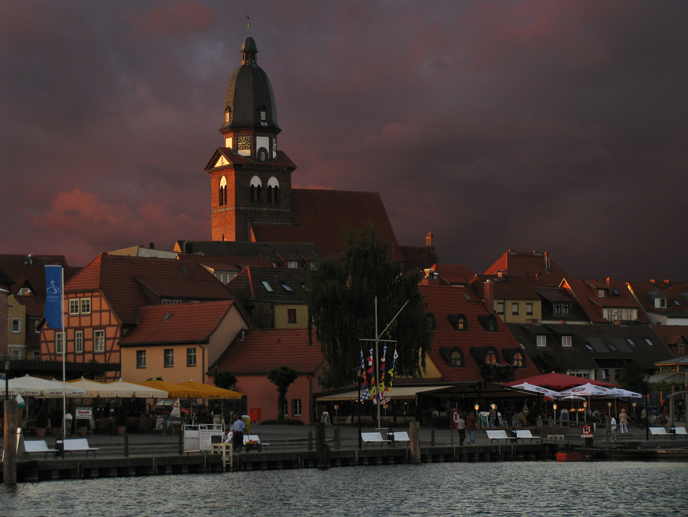 Abendstimmung Warener Hafen