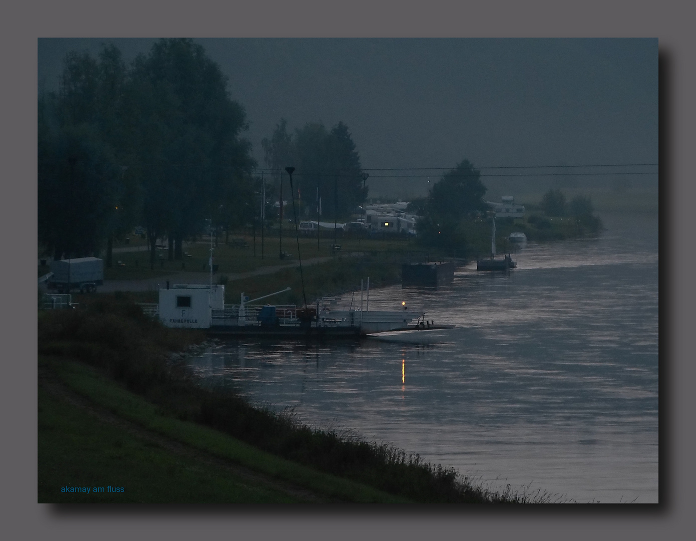 Abendstimmung - Weserfähre Polle