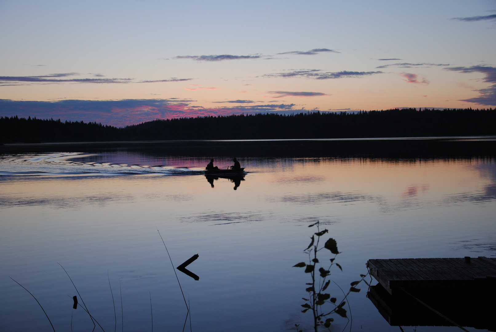 Abendstunde über dem Kiasjön in Schweden