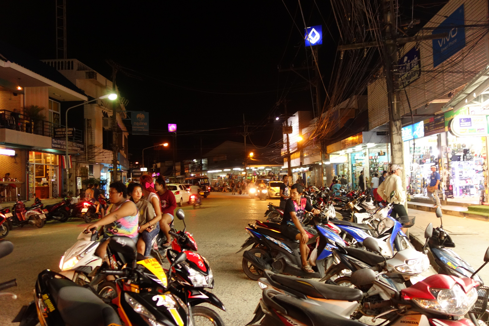 Abendverkehr in Thong Sala