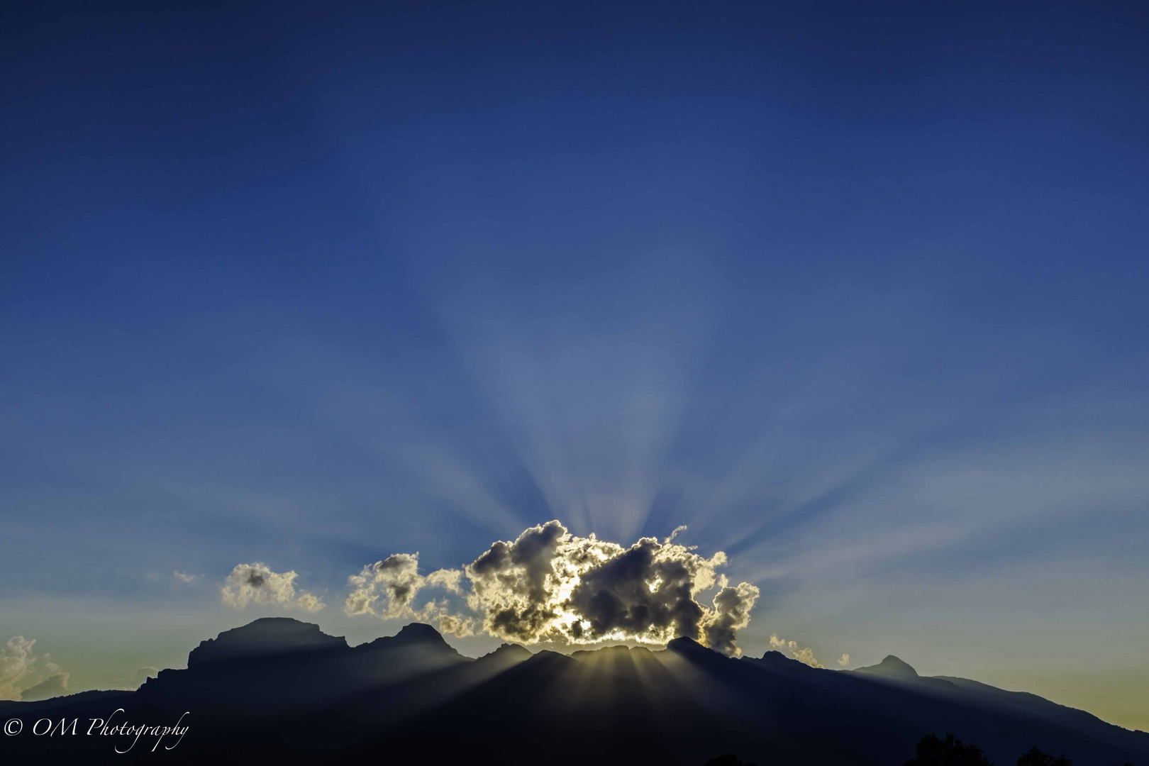 Abendwolke über dem Rheintal