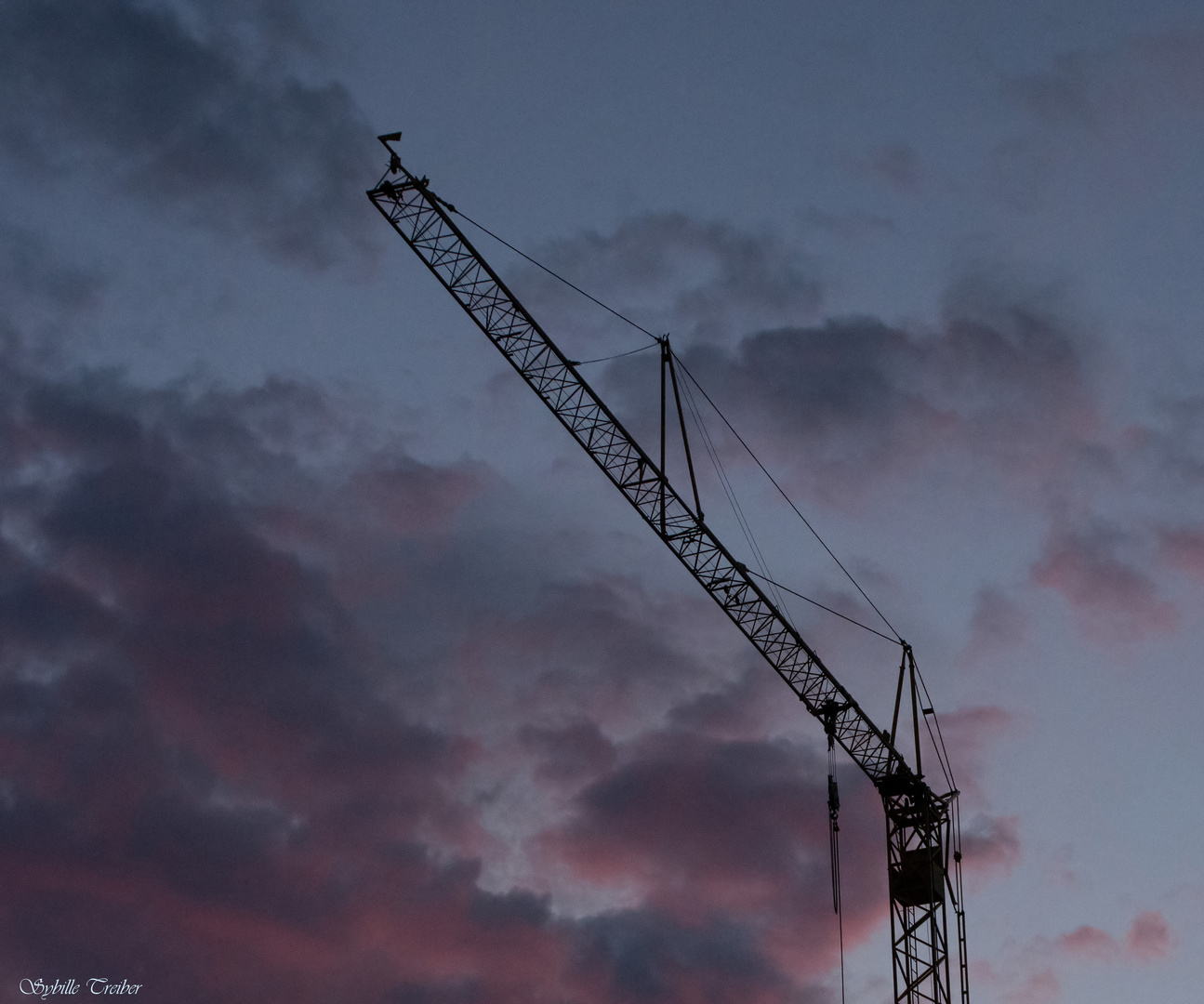 Abendwolken mit Kran