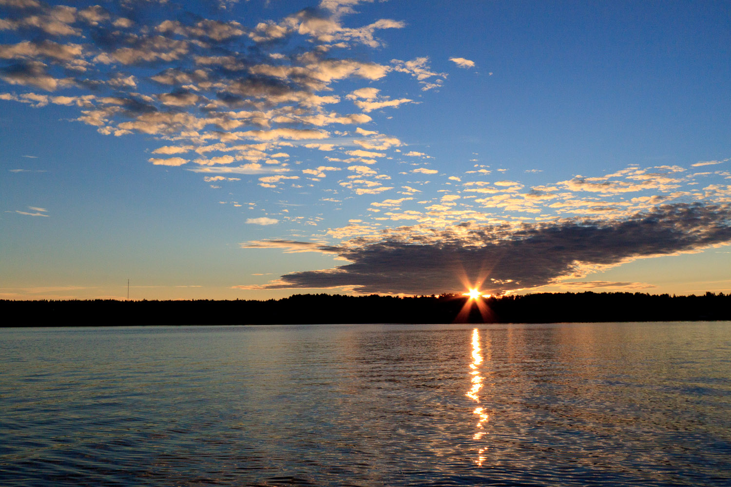 Abendwolken über dem Sämsjö