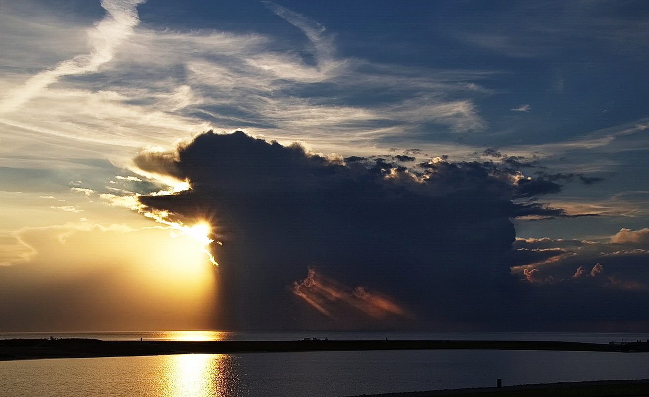 Abendwolken über der Nordsee