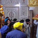 Abendzeremonie im Goldenen Tempel von Amritsar