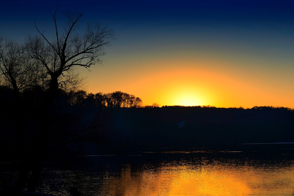 Abenstund' hat Gold im See