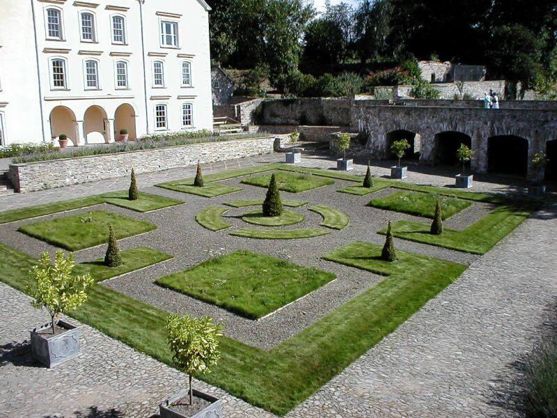 Aberglasney, Wales