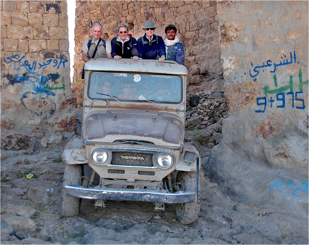 Abfahrt in Al Shaharah (2600 m ü. M.)