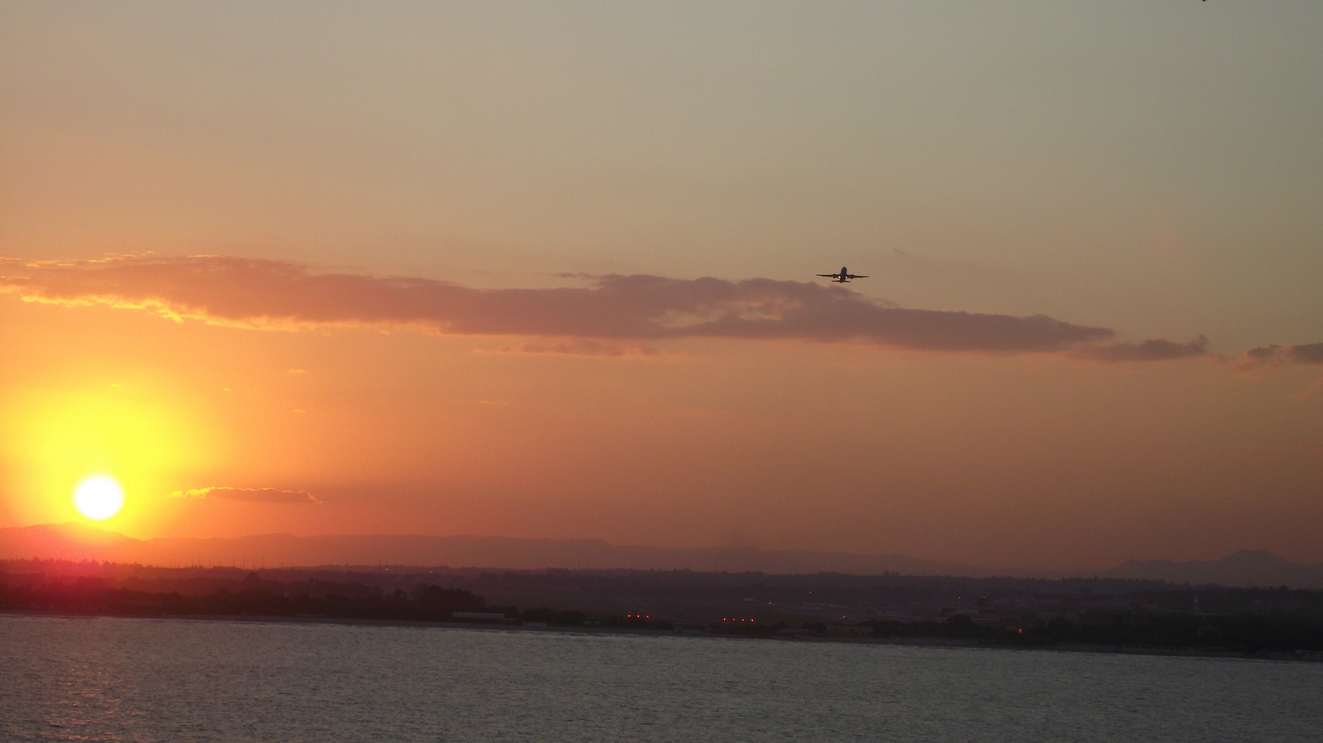 Abflug bei Sonnenuntergang