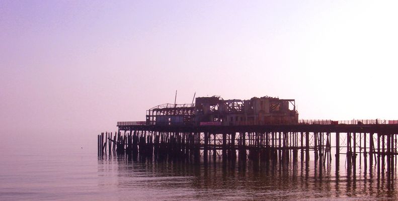 Abgebrannter Pier