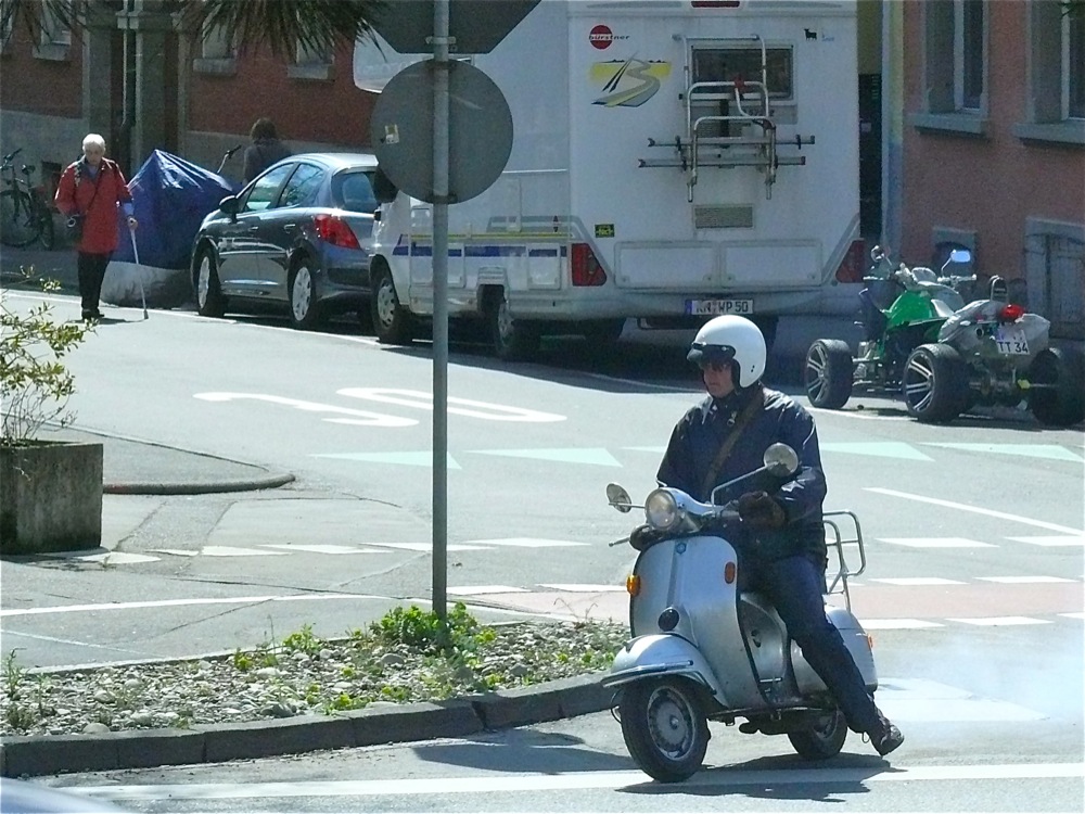 Abgefahren, das Standgestell kann eingezogen werden