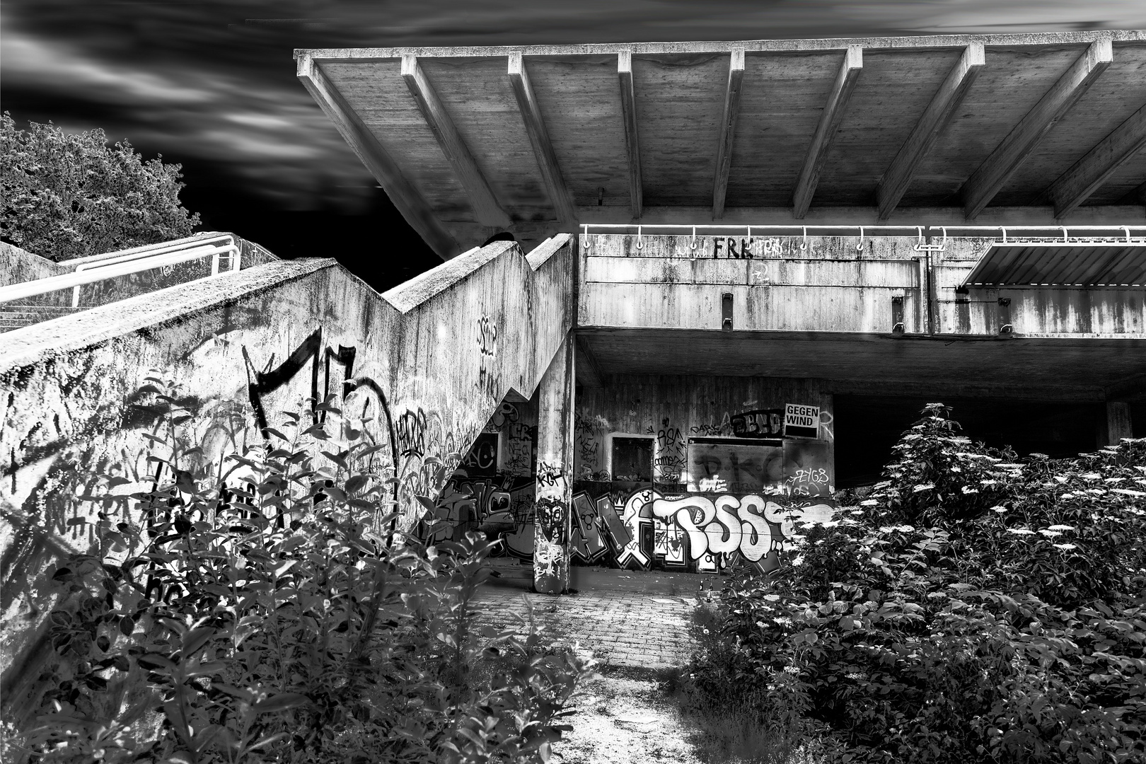 Abgestellt. Geisterbahnhof Olympiastadion München