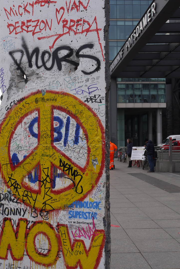 Abgetrennt oder gar zweigeteilt?? - Der Bahnhof hinter der Berliner Mauer