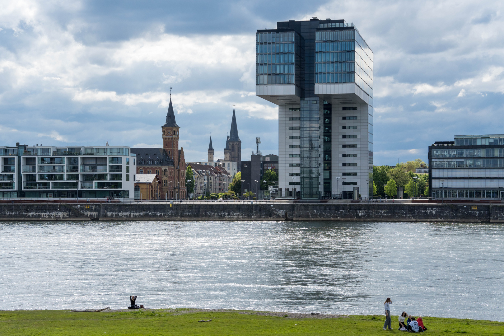 abhängen am Rhein