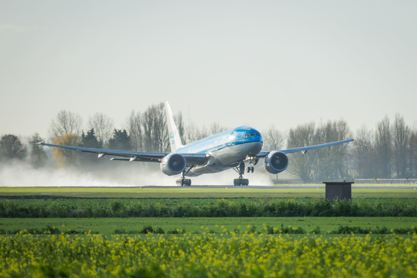 Abheben am Flughafen Amsterdam Schiphol