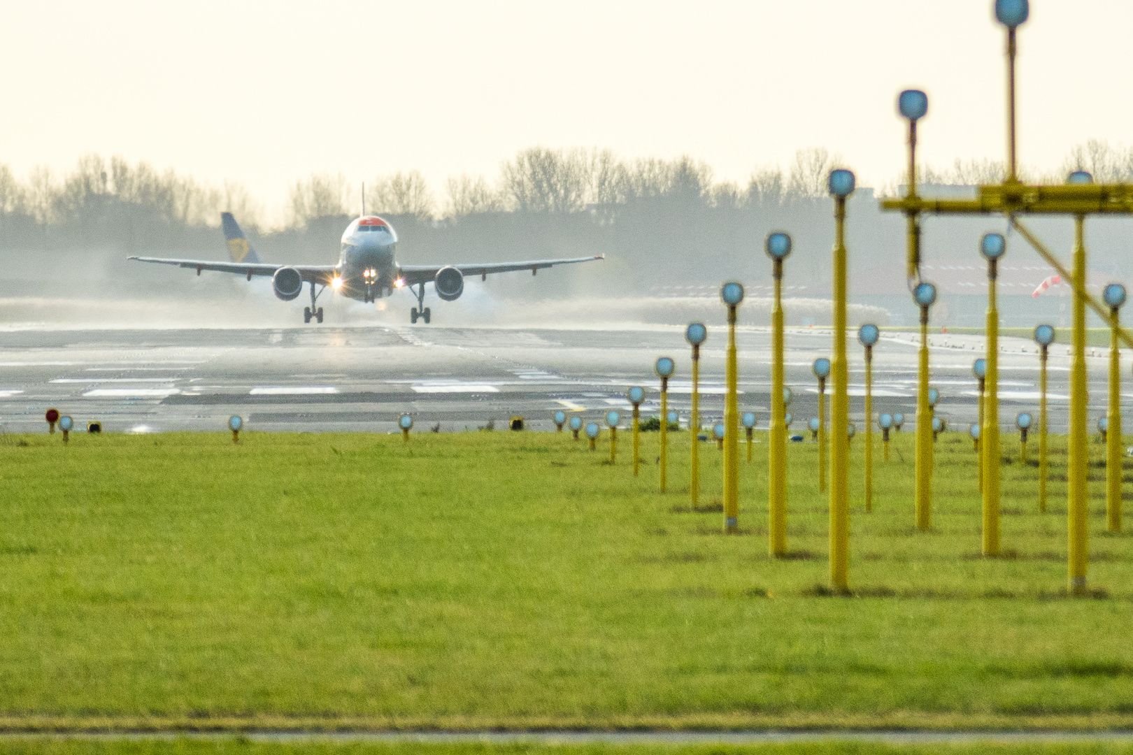 Abheben am Flughafen Amsterdam Schiphol