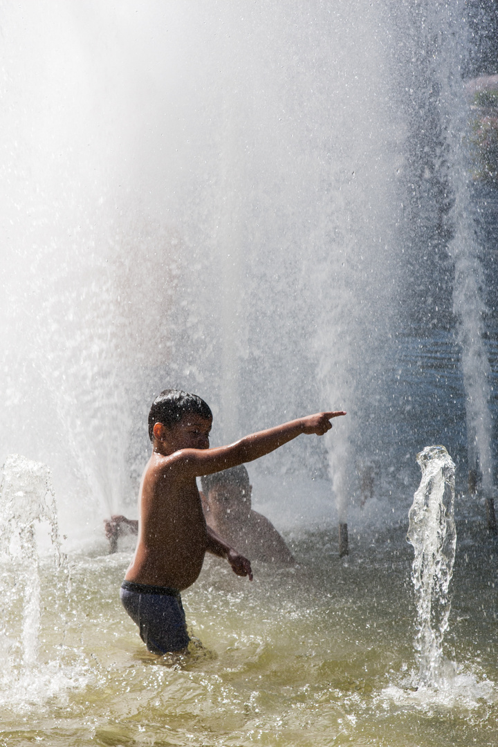 Abkühlung im Brunnen