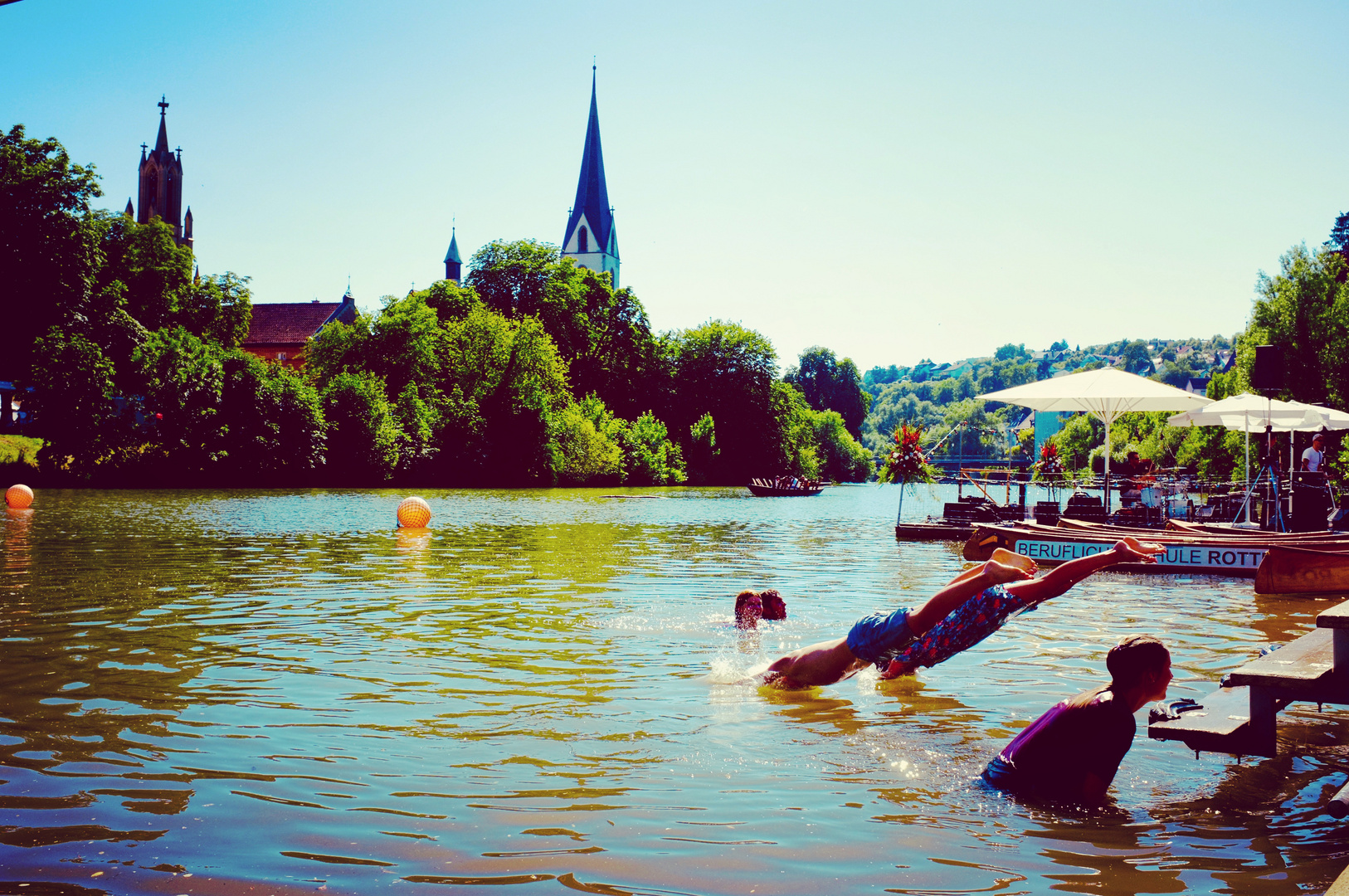 Abkühlung im Neckar