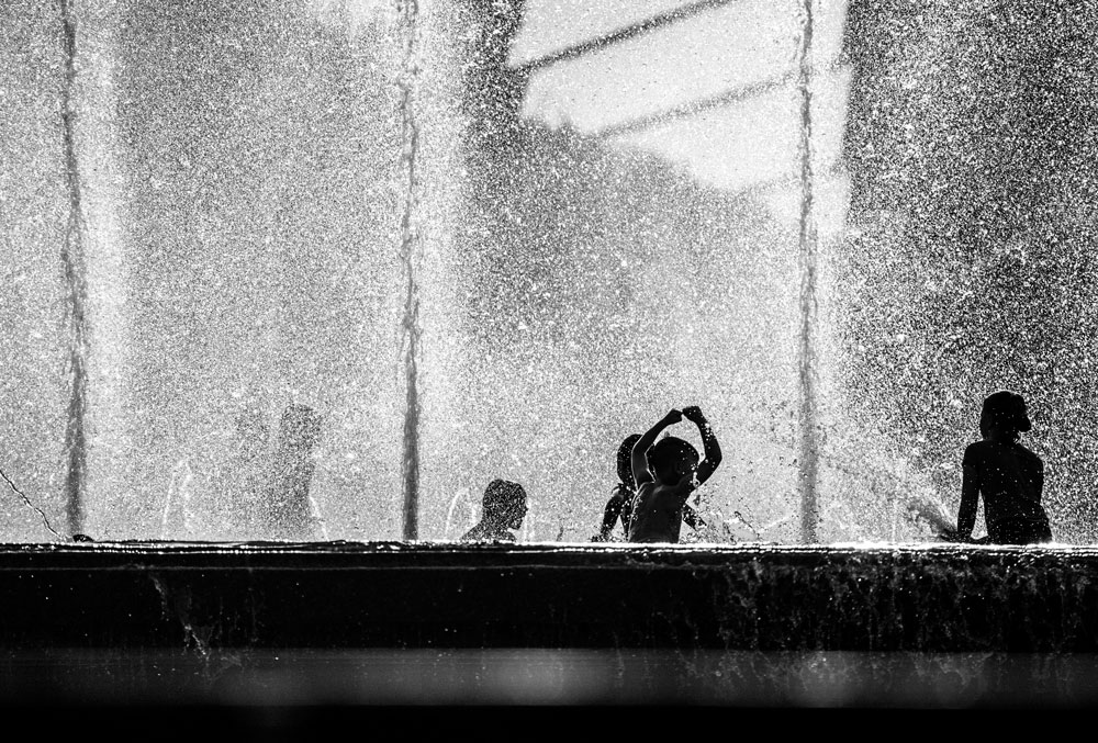 Abkühlung im Stadtbrunnen