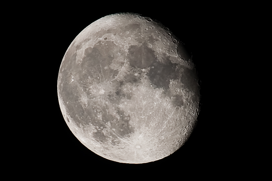 Abnehmender Mond am 22.03.2011 über Kassel