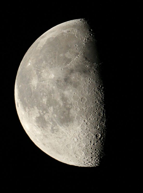 Abnehmender Oktober-Mond