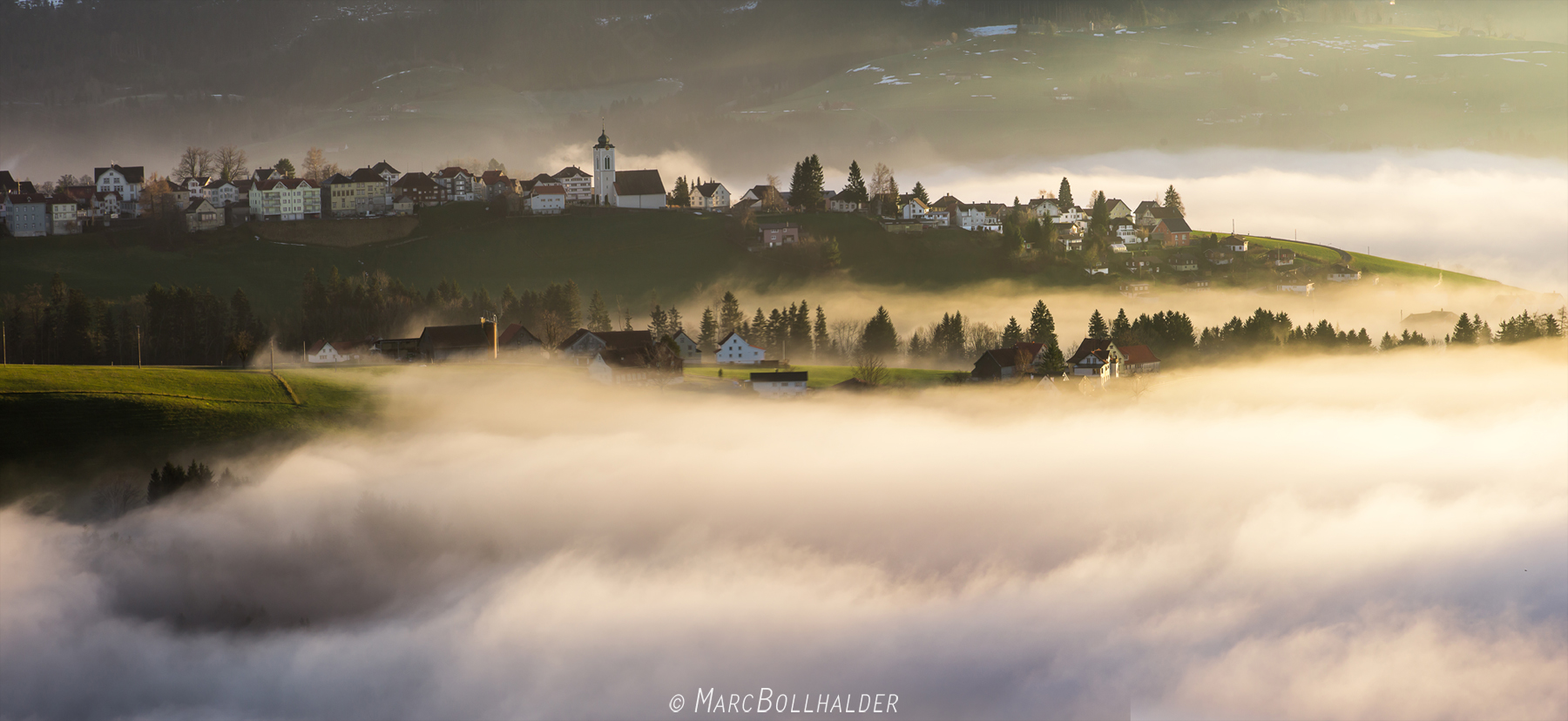 *Above the fog - Oberhalb des Nebels*