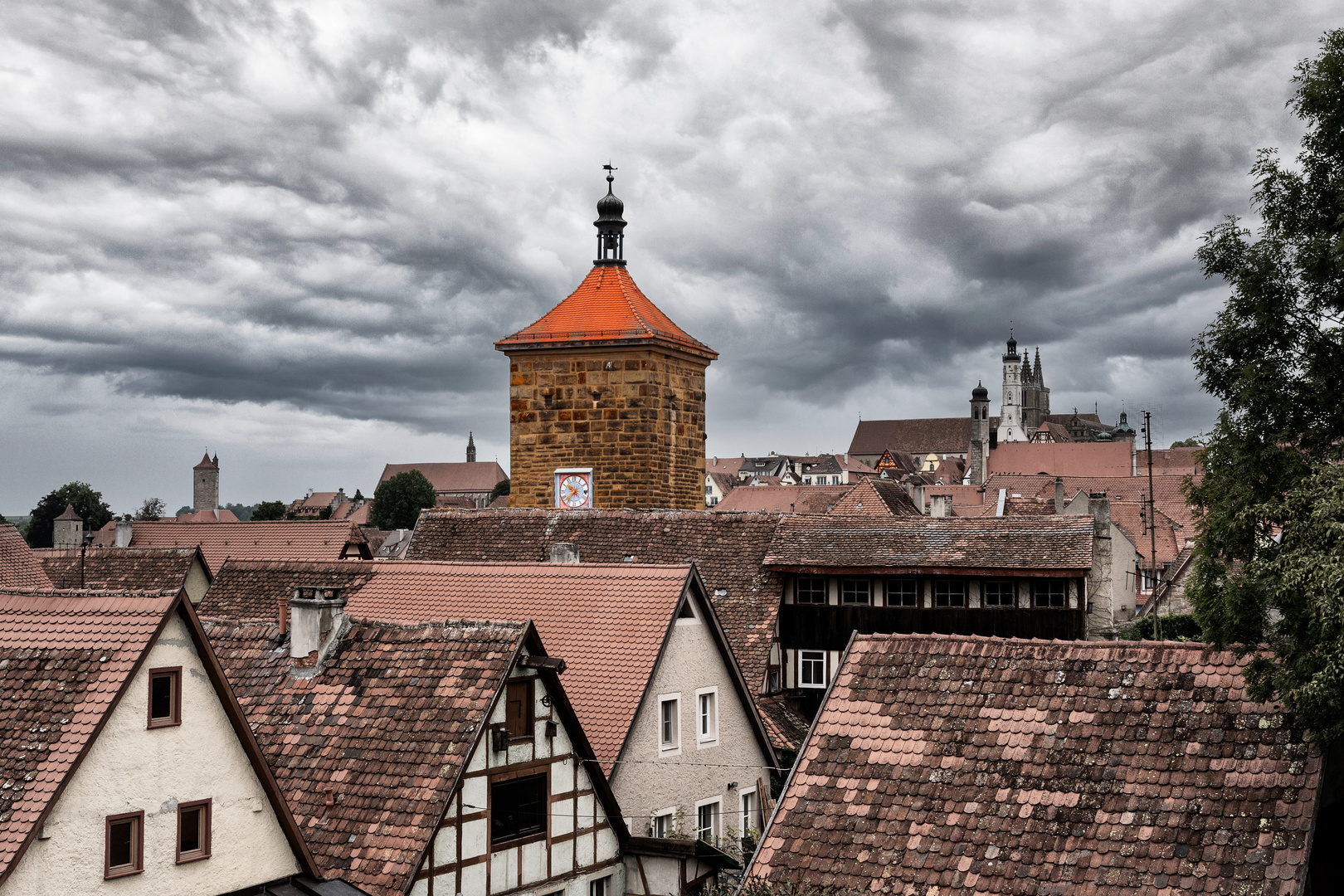 ... above the roofs II ...