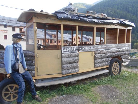 Abries, petit village situé dans le Queyras (05) - exercice n°26 Les villages