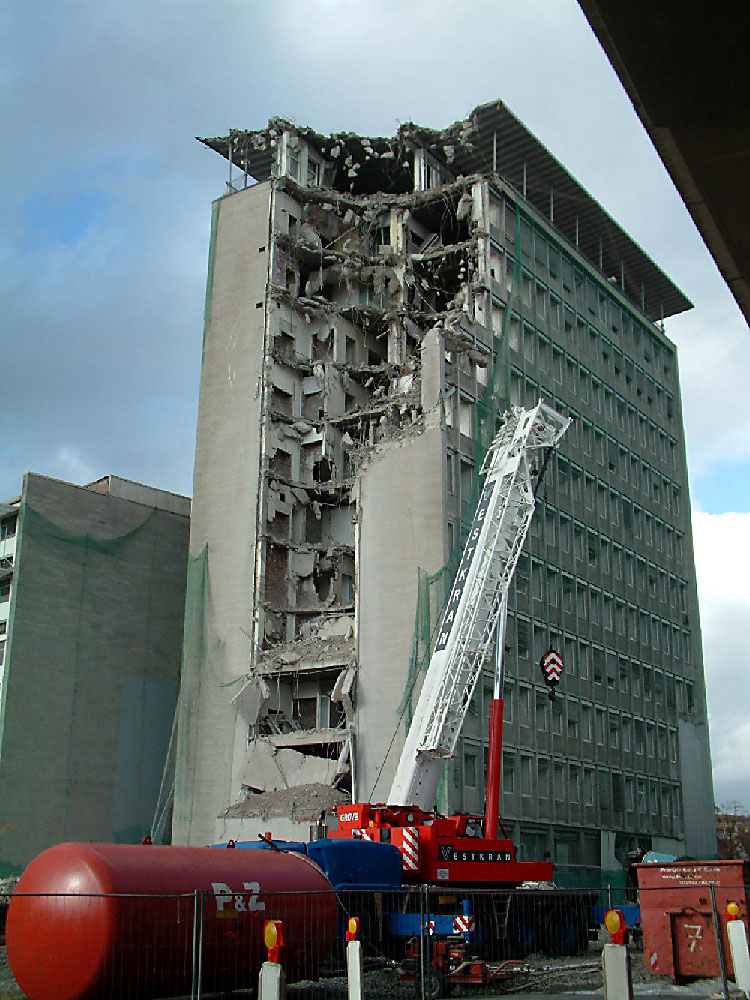 Abriss Krupp-Stahl-Hochhaus in Siegen-Geisweid (2)