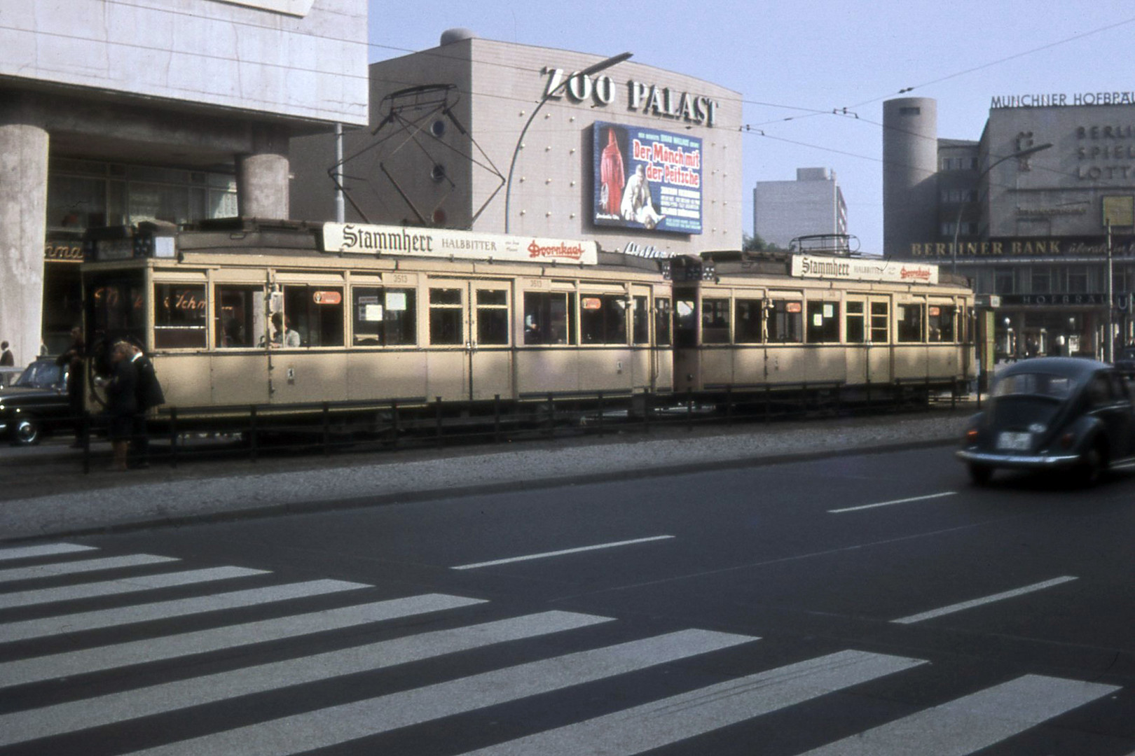 Abschied der letzten Straßenbahn in West-Berlin