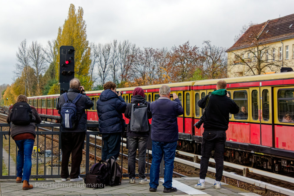 ABSCHIED IST EIN SCHARFES SCHWERT