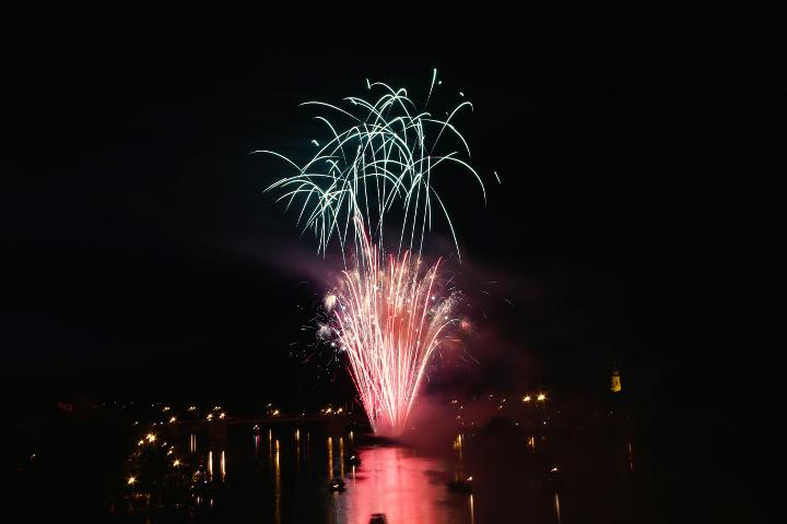 Abschluss feuerwerk Kitzingen gartenschau