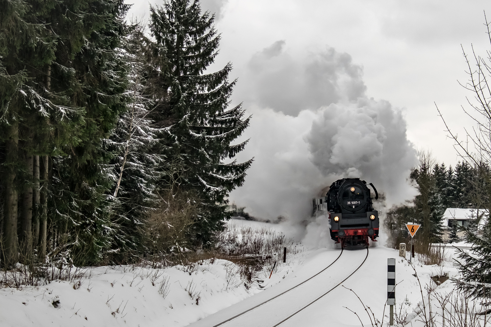 Abschlussfahrt Strecke Adorf-Zwotental mit 35 1097-1